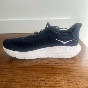 Hoka One on One Arahi 7